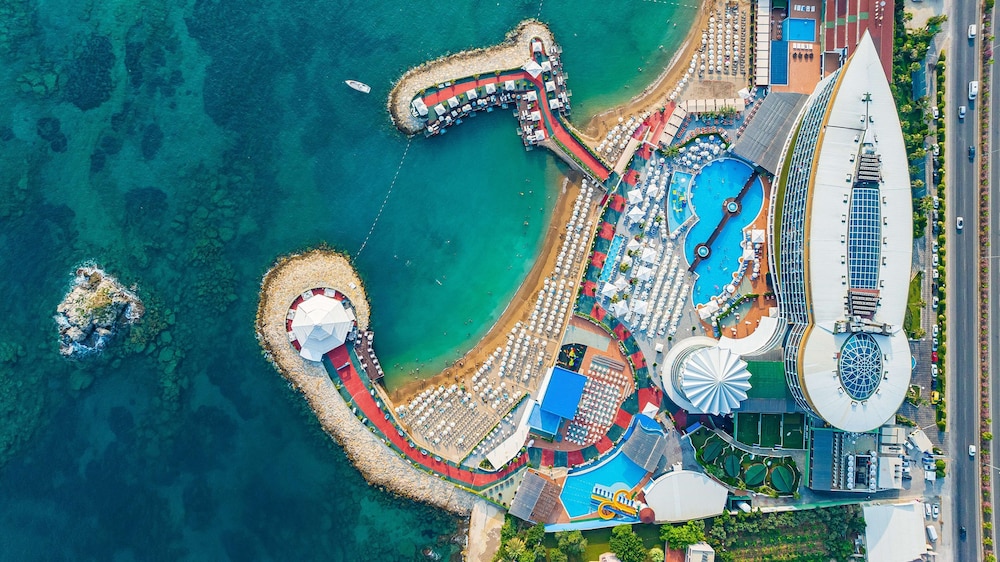 Granada Luxury Okurcalar