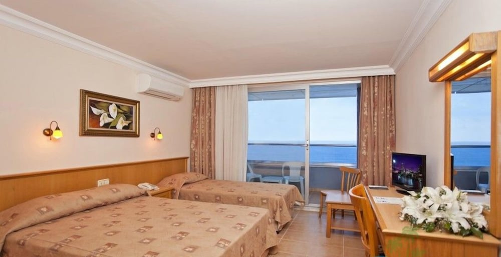 Azak Beach Hotel - Görsel 4