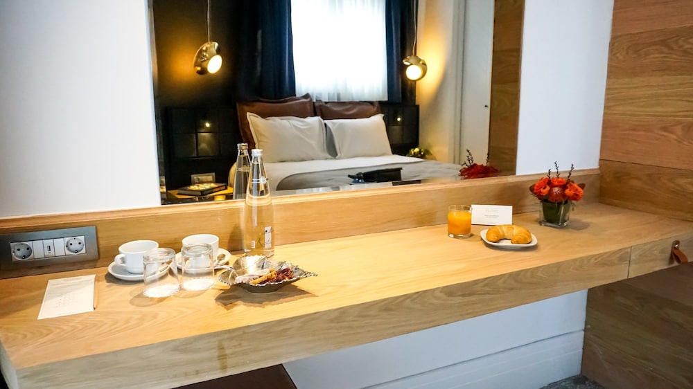 Maroon Tomtom - Diğer görseller