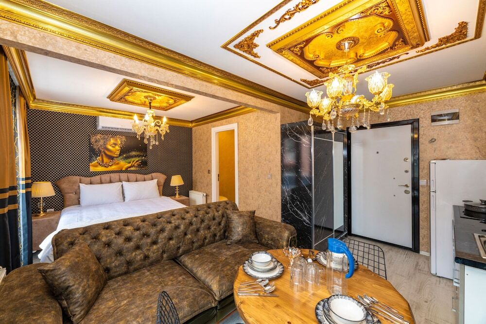 Sam Diamond Residence