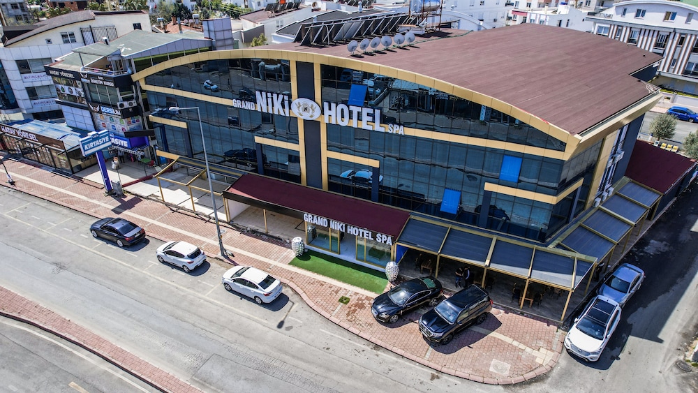 Grand Niki Hotel & Spa