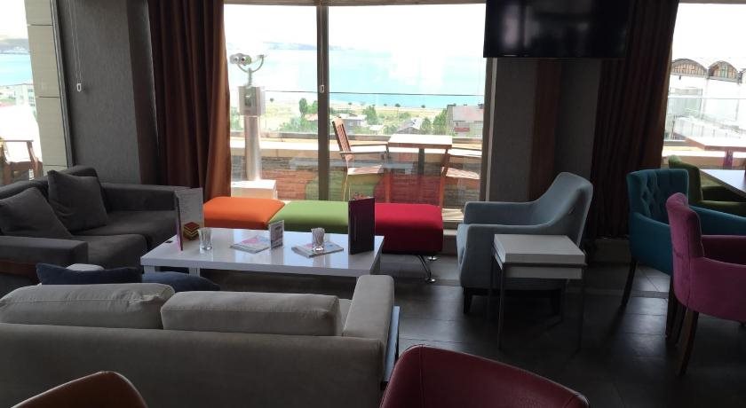 The Crater Hotel - Görsel 2