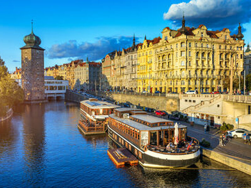 Otobüs İle Orta Avrupa Masalı (Tüm Çevre Gezileri ve Ekstra Turlar Dahil) İzmir Hareketli